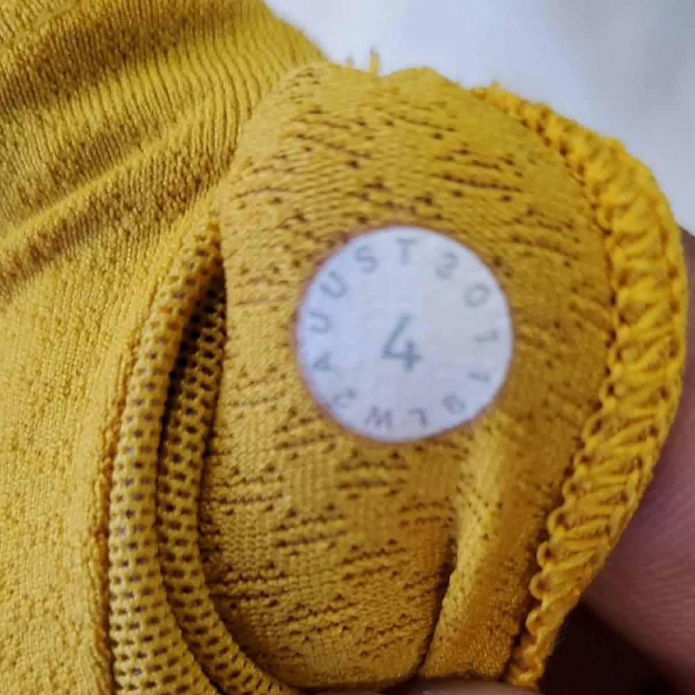 lululemon athletica Yellow Sports Bra Sz 4